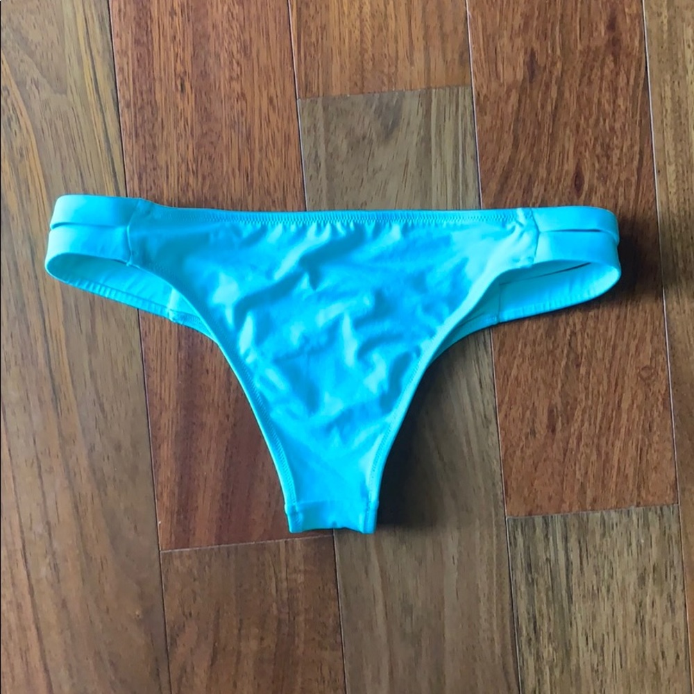Shade & Shore size M - Picture 2 of 2
